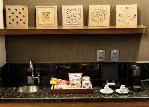 Junior Suite with Street View image 6