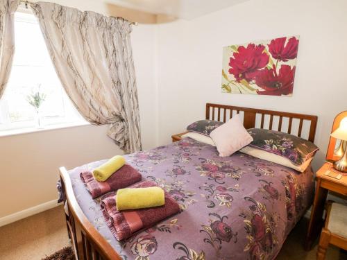 Woodlands Cottage - image 2
