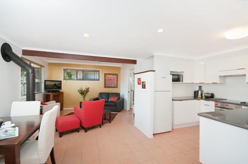 Byron Bay Accom - Alkira 1/32 Alcorn St