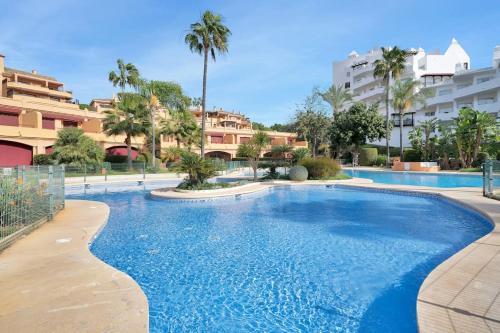 Lujoso adosado frente al mar con piscina y jardín - RIVIERA ANDALUZA 3