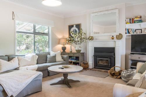 'Ardbrae' Countryside Tranquility with a Charming Cottage