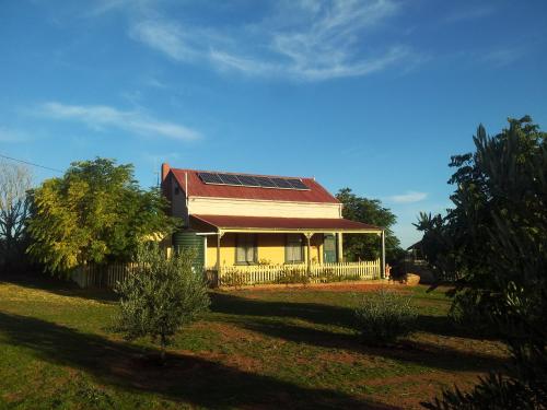 B&B Broken Hill - Gum Paddock Country Cottage - Bed and Breakfast Broken Hill