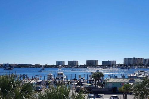 Destin Harbor Getaway near Dewey Destin Harborside
