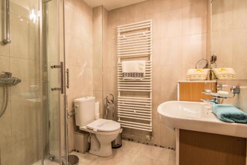 One-Bedroom Apartment image 3