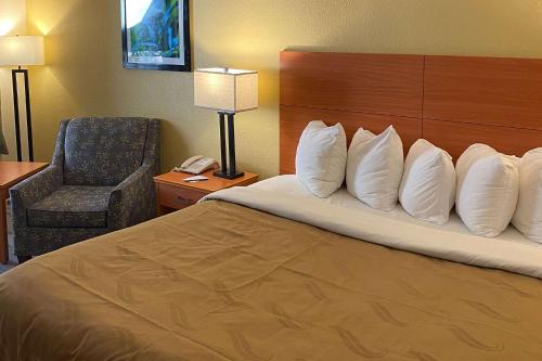 Quality Inn near Manatee Springs State Park - main image