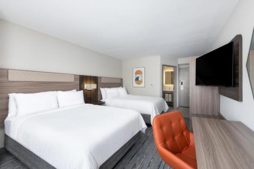 Holiday Inn Express Atlanta West - Theme Park Area, an IHG Hotel