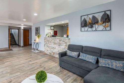 Super 8 by Wyndham Oneida Verona - main image