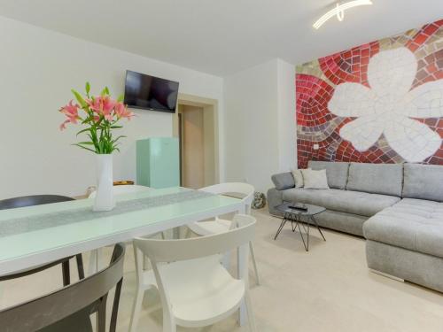 Two-Bedroom Apartment with Terrace image 10