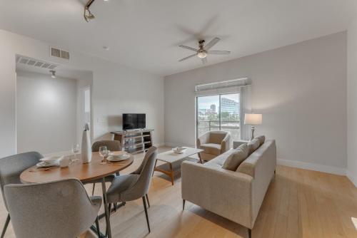 Cs 3206 Elegant 2br , Pool, Gym, Parking in Dallas, USA