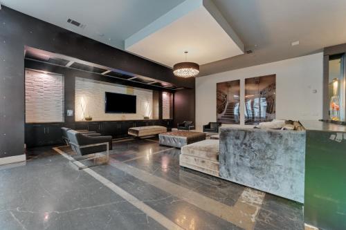 Cs 3206 Elegant 2br , Pool, Gym, Parking in Dallas, USA