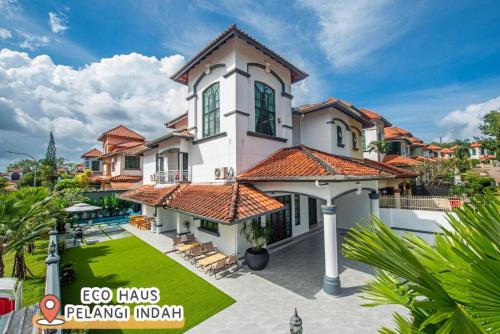 ECOHAUs AeonTebrau/Pool/Netflix/Karaoke/Gaming
