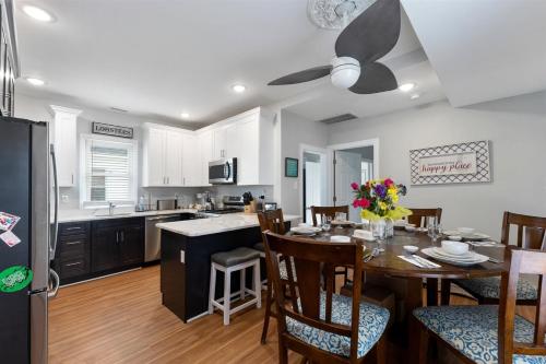 232 W Pine Ave 4 Beds, 2 Baths