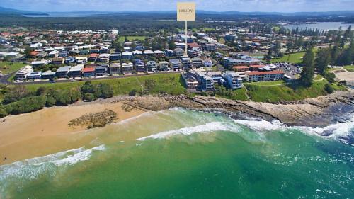 White Sails 3 - Views over Convent Beach - Holiday Yamba