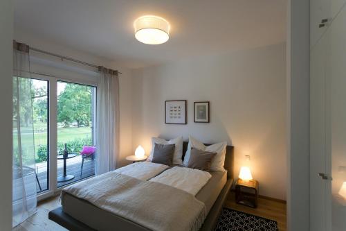 Apartment with Balcony and Air-Conditioning - 4
