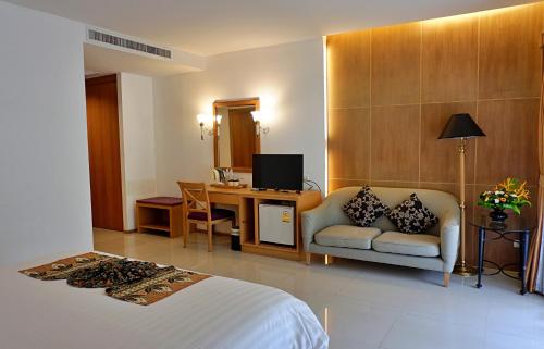 Tinidee Golf Resort Phuket - SHA Extra Plus