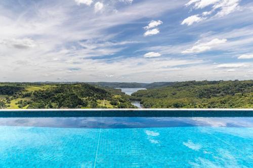 New Tranquil Hinterland Retreat Stunning Views