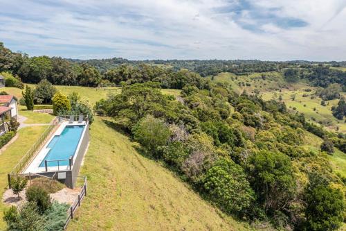 New Tranquil Hinterland Retreat Stunning Views