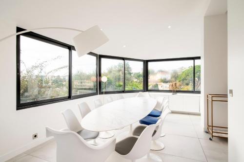 REF 2134 - Cannes - Magnificent villa for rent - Tap to explore photos