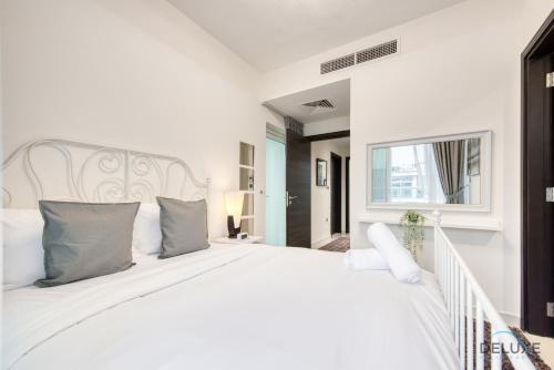 Tranquil 3BR Townhouse at Albizia Damac Hills 2 by Deluxe Holiday Homes, Dubai (photo 9)