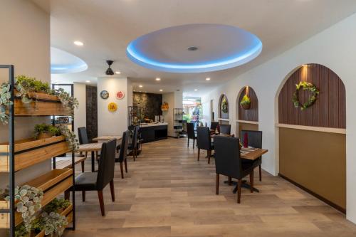 Everyday Hotel Kuta Central photo 4