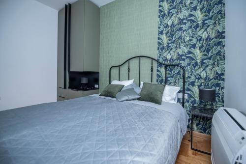One-Bedroom Apartment image 8