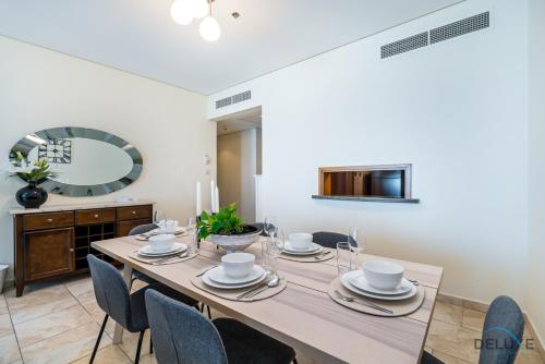 Sophisticated 3BR w/ Assistant’s Room at Al Fattan Marine Towers 2 JBR by Deluxe Holiday Homes, Dubai (photo 10)