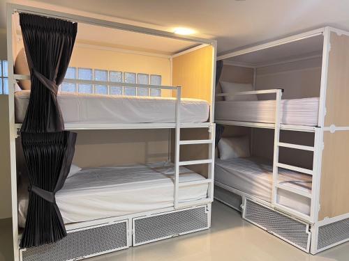 1 bunk bed