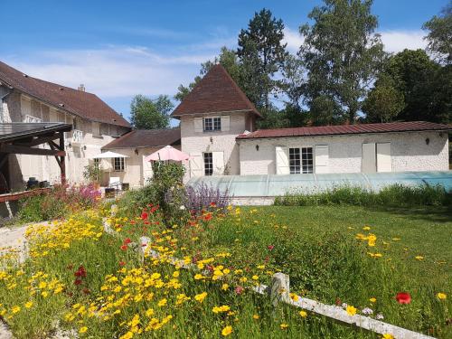 Maison de campagne piscine / fitness / billard.