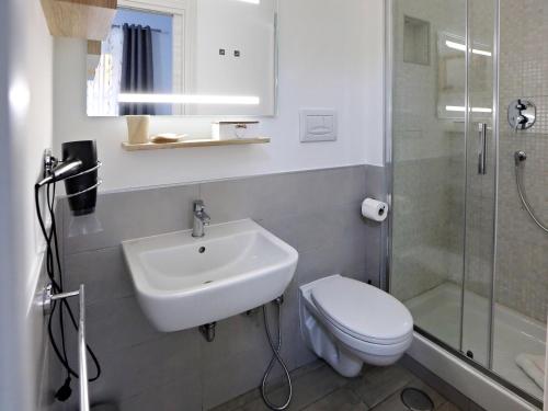 Lotus Roma - image 6