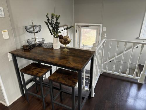 Spacious Retreat Near Convention Centers home - image 14