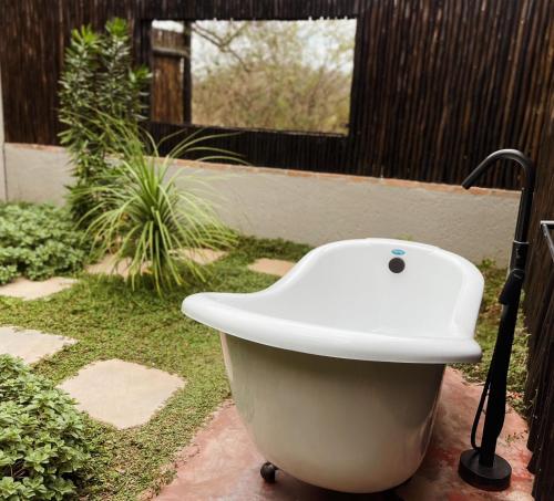 The Baobab Bush Lodge and Villa