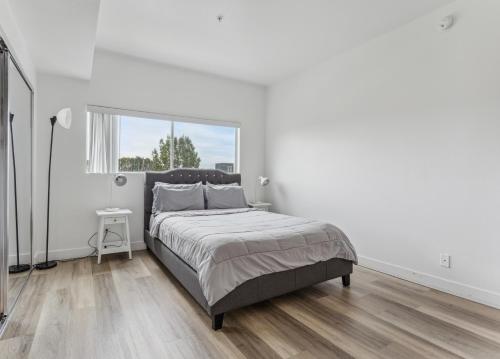 One Bedroom Remodeled Unit Central