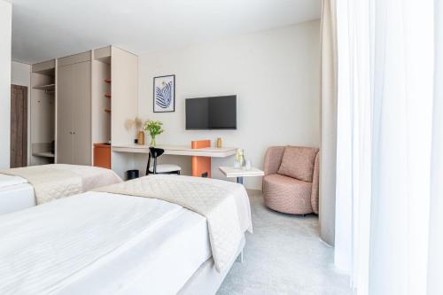 2 twin beds