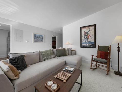 A304 Lake Cliffe condo - image 7