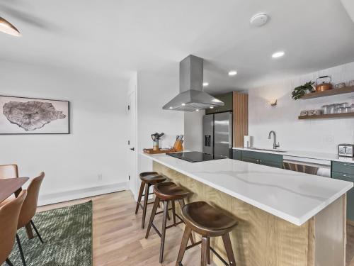 A304 Lake Cliffe condo - image 14
