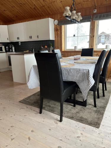 Koselig hytte - Trysilfjellet nært til sykkel- og turstier - 4 soverom, 2 bad, badstue, fiber bredba in Trysil