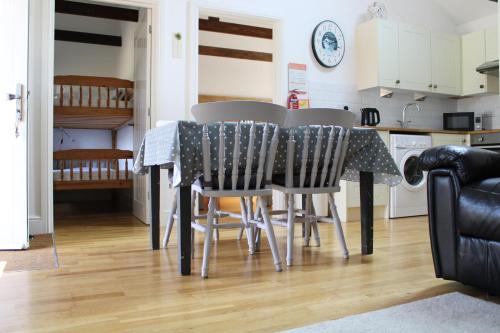 Willow Cottage in idyllic location in 哈里特舍姆