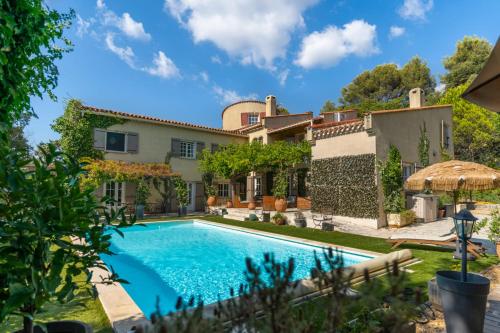 Provencal bastide with heated pool near Alpilles and Luberon - Location saisonnière - Vernègues