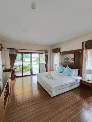 Chaithalay Khanom Resort in Khanom