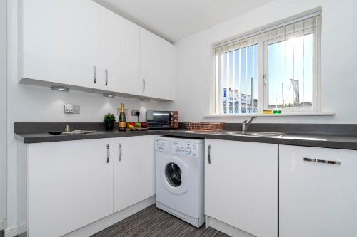 Detached 3 Bedroom House - Gaerden - Parking - Top Rated - Netflix - Wifi - 98C, Birmingham (fotografie 5)