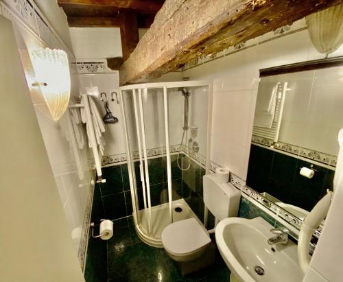 Hotel Bridge - image 11