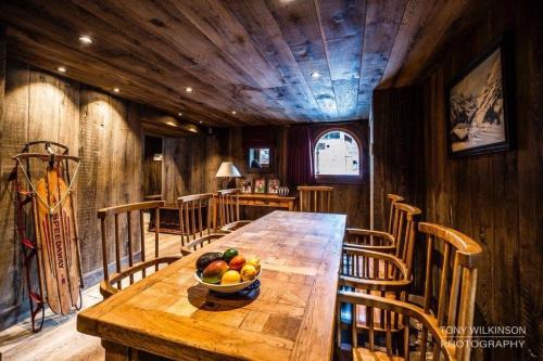 L'Illaz - 4 bedrooms, log fire in Val-d'Isere
