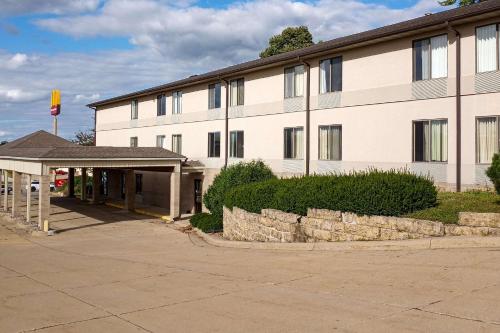 Econo Lodge Maquoketa