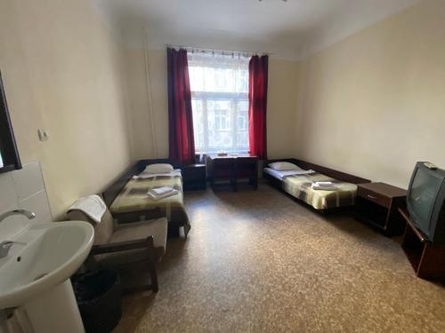 Hostel Viktorija with Private Rooms