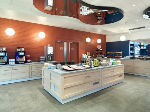 Food and beverages, B&B HOTEL Paris 17 Batignolles in 17th - Arc de Triomphe - Palais des Congres