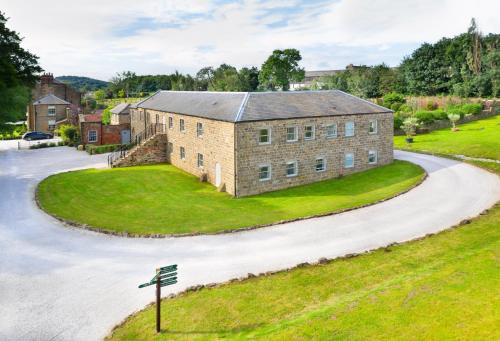 Six-Bedroom House- The Old Milking Parlour