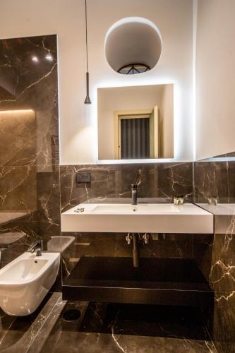 Arthouse Lady Marys Tribunali Luxury Suite, Neapel (Foto 2)