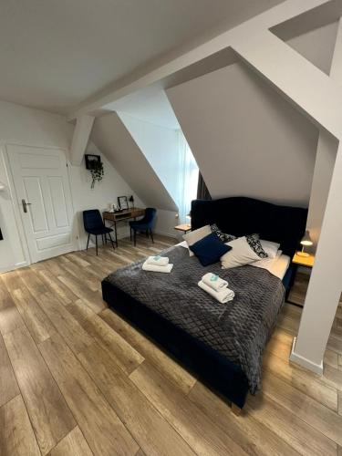 Superior King Suite image 4