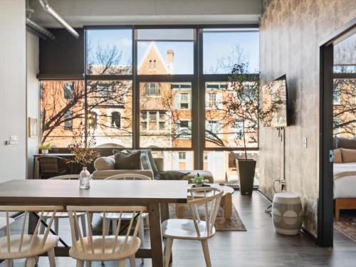 Létesítmények, Large 3BR Apts & Studios, Gym, Game Room in Philadelphia Near Center