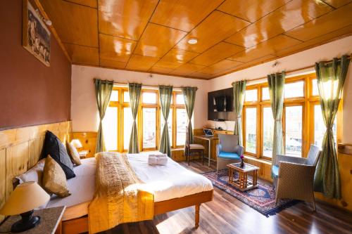 Rainbow Holiday Home - Leh